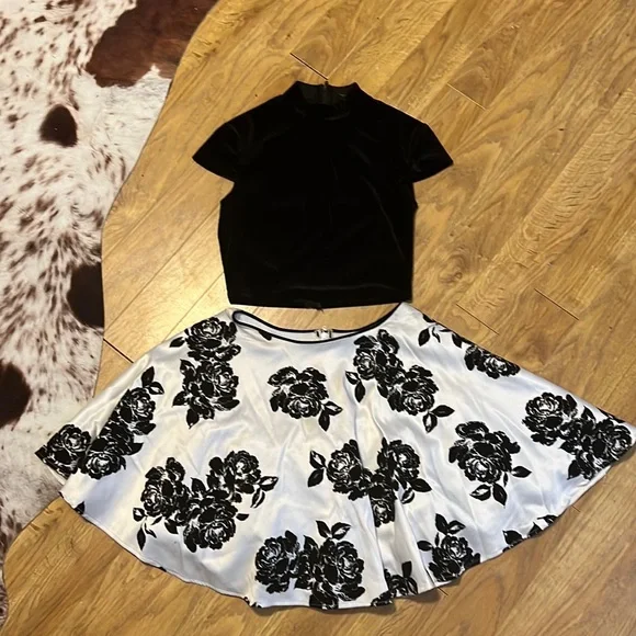 City Triangles | Dresses | Two Piece Floral Black And White Homecoming Dress  | Poshmark